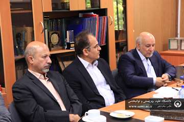 بازدید معاون وزیر بهداشت از مرکز ایرانوم